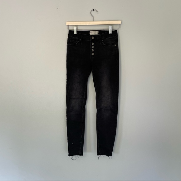 Free People Black High Waisted Button Fly Raw Hem Jeans SIZE 25 - Picture 8 of 8